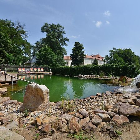 Maxmilian Lifestyle Resort โลว์เชนิเย ภายนอก รูปภาพ